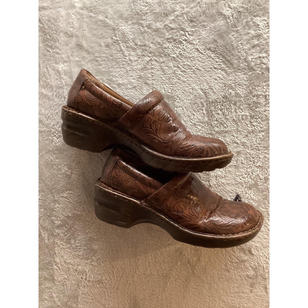 Born Brown Embossed Leather Clogs Mule‎ Shoes Women Size 8